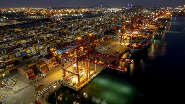 През последните две години серия от неочаквани събития разбиха глобалните