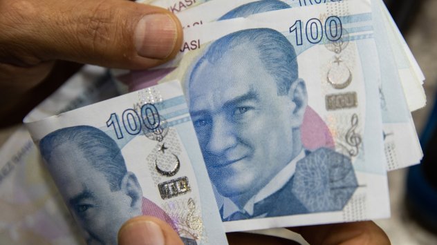 Турската лира се срина с цели 7% само за няколко