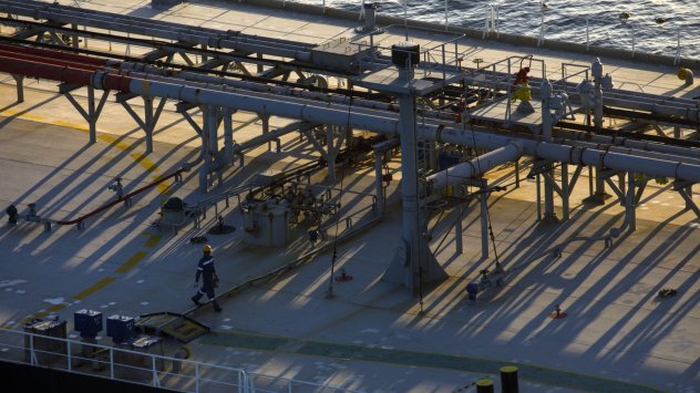 Разходите за превоз на руски суров петрол нарастват тъй като