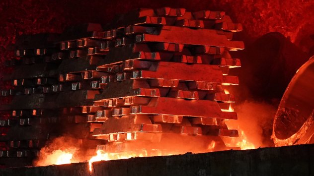 Спредовете на медта поскъпват рязко което показва че физическите доставки