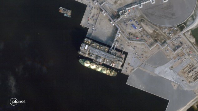 LNG танкер в съоръжанението Arctic LNG 2. Снимка: Bloomberg