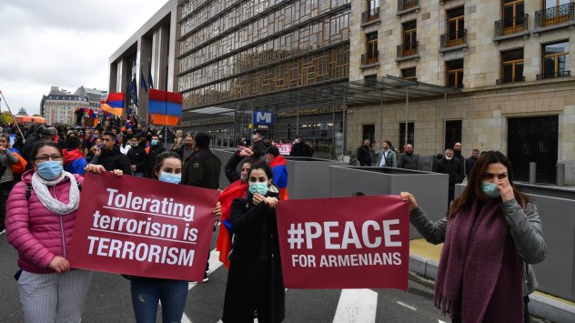 Армения обвини Азербайджан в обстрелване на нейна територия, докато държавният