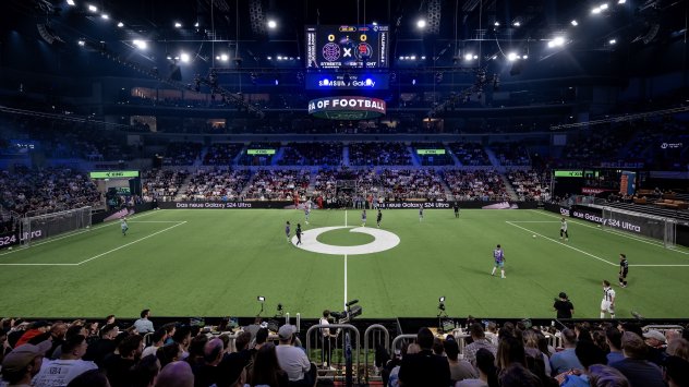 Финалната четворка на Baller League в PSD Bank Dome през април 2024 г. Фотограф: Александър Шойбер/Getty Images