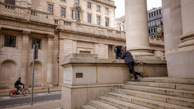Английската централна банка АЦБ е първата сред големите централни банки