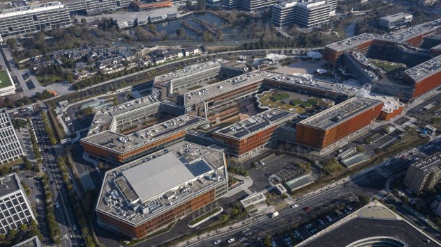 След години на главоломен растеж които превърнаха китайските технологични фирми