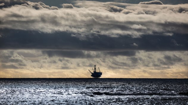 Брутални разпродажби обхванаха петролните пазари през тази седмица предизвиквайки безпокойство