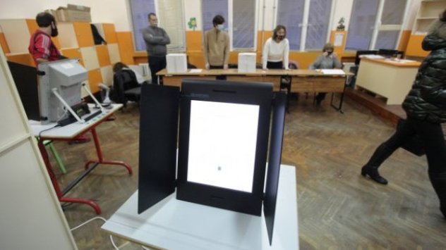 При обработени 99 4 от секционните протоколи от вчерашния парламентарен вот