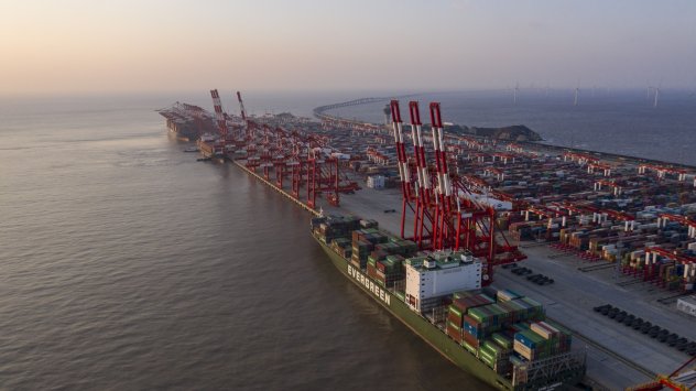 Износът на Китай намаля допълнително през декември тъй като глобалното