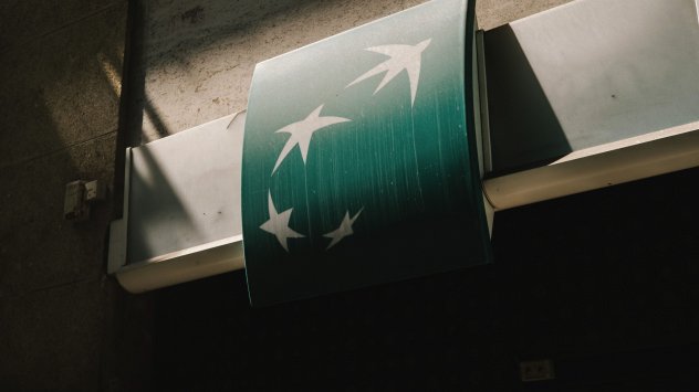 Инвеститори опериращи с 1 5 трилиона долара призоваха миналата седмица Barclays