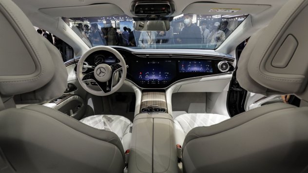 Apple Inc в понеделник обяви че ще интегрира по задълбочено своя