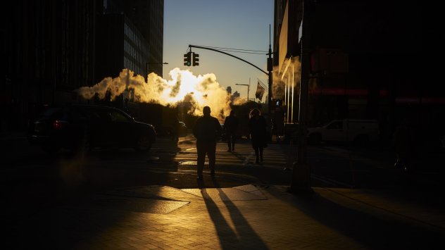 Според последното проучване MLIV Pulse акциите и облигациите ще се