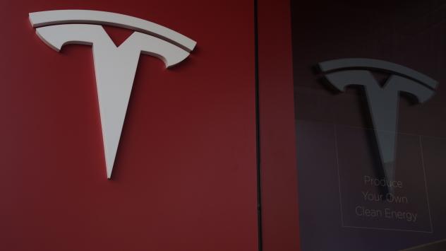 Акциите на Tesla достигнаха цена от 1000 долара за пръв път в историята 