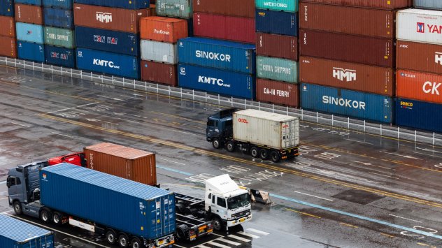 Шофьорите на камиони в Южна Корея стачкуват за втори път