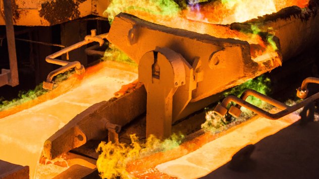 Медта потъна под 8000 долара за тон достигайки най ниското си