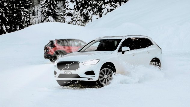 През 1977 година Goodyear представят на пазара Tiempo първата всесезонна