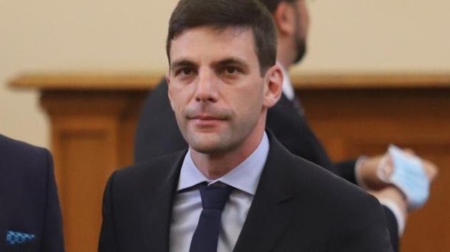 Никола Минчев бе предсрочно освободен като председател на Народното събрание.Искането