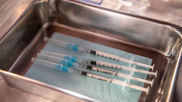 Повечето хора нямат нужда от трета доза ваксина