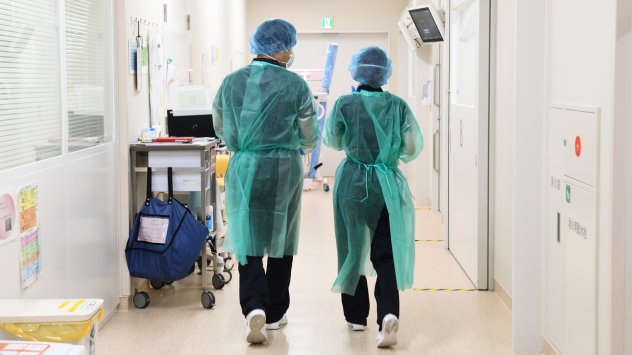 Япония ще позволи на медицинските работници, които са идентифицирани като