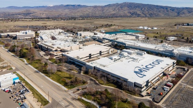 Акциите на компании за полупроводници също не бяха пощадени от