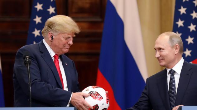 Президентите Доналд Тръмп и Владимир Путин на срещата на върха  в Хелзинки, 16 юли 2018. Фотограф: Chris Ratcliffe/Bloomberg