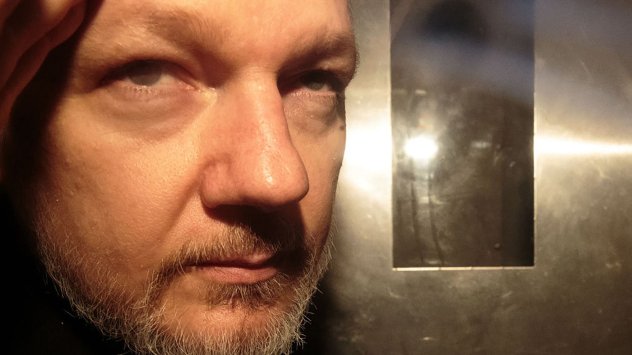 Създателят на WikiLeaks Джулиан Асанж трябва да бъде екстрадиран в
