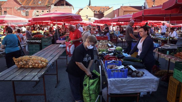 Забавяне на растежа и чувствително по висока инфлация това е