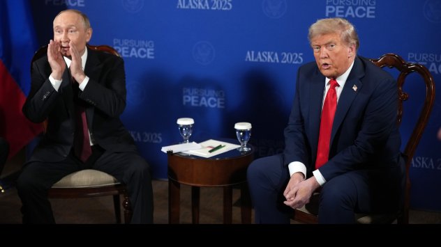 Тръмп и Путин в началото на пресконференцията след срещата в Аляска. Снимка: Bloomberg LP