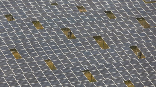Китайските производители на полисицилий ключов материал за слънчевите панели планират