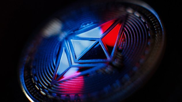 Почти всяка криптовалута е на червено а алткойните като Ether