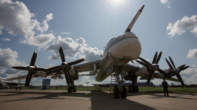 Експлозии в две въздушни бази дълбоко в Русия убиха най-малко