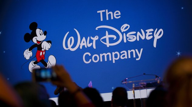 Walt Disney Co проучва повече лицензиране на своите филми и
