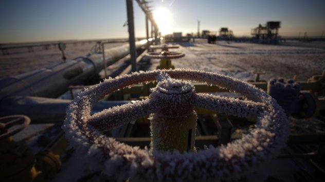 Приходите от петрол и газ на руското правителство се сринаха