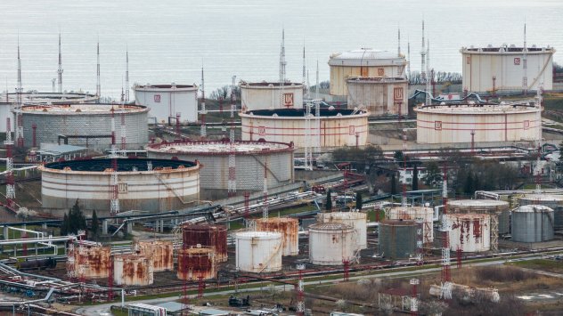 Нефтопреработвателният завод „Лукойл Нефтохим Бургас“ АД в близост до Бургас, България Снимка: Bloomberg L.P.