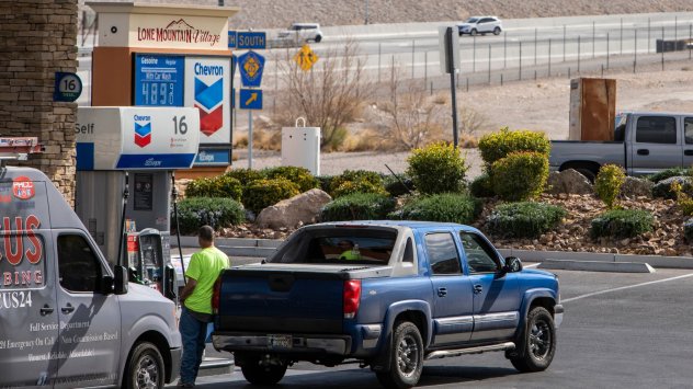 Икономистите на Goldman Sachs Group Inc предупредиха че вероятността от