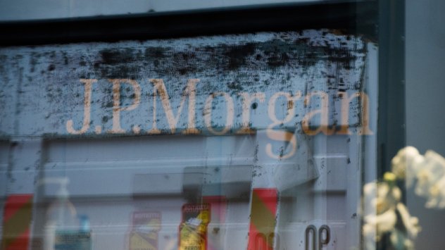 Малкото първични публични предлагания IPO понижението на цените на акциите