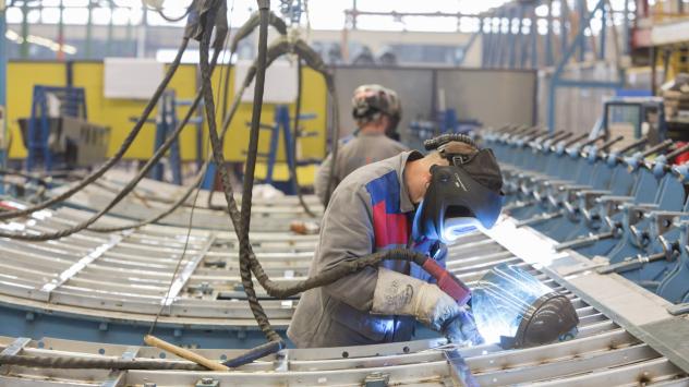 Производство на компоненти за вклакове във фабрика на Alstom в Германия. Снимка: Martin Leissl/Bloomberg