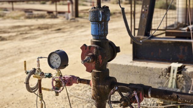 Цените на петрола се стабилизират тъй като инвеститорите оцениха перспективите