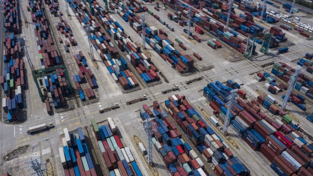Износът на Китай се възстанови през май след като свързаните