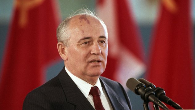Михаил Горбачов който сложи край на Студената война без кръвопролития