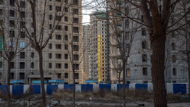 Китай усилено се стреми да подкрепи закъсалия си пазар на