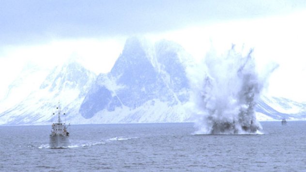 Звукът от стрелба отекваше около норвежките фиорди докато редица шведски