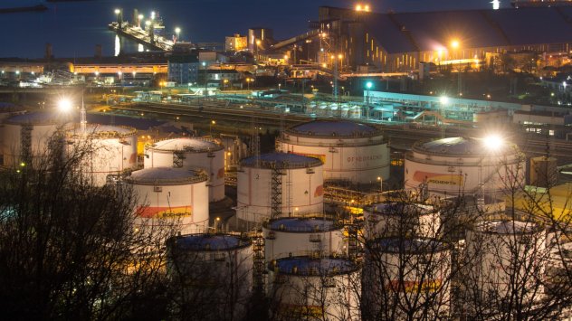 Глобалният търговец на суровини Trafigura Group ще спре всички покупки