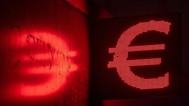 Еврото, което миналия месец достигна почти двегодишно дъно заради войната
