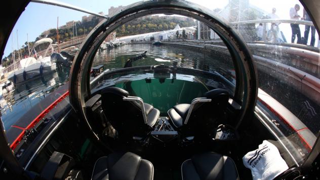 Четириместна C-Explorer 3, произведена от U-Boat Worx на яхтеното изложение в Монако. 29 септември 2016. Photographer: Chris Ratcliffe/Bloomberg
