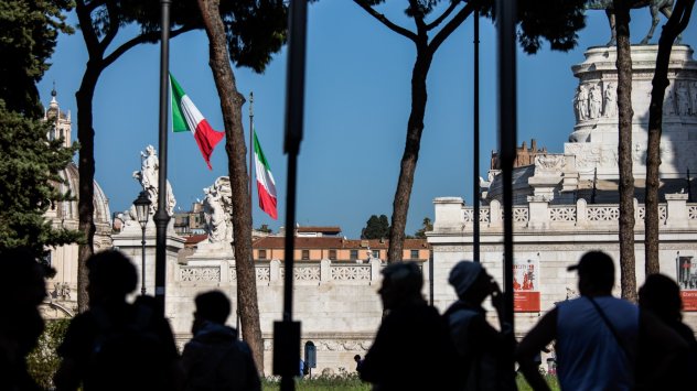 Сред редицата проблеми изредени от управителят на италианската централна банка Игнацио