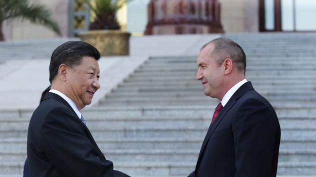 Китайският президент Си Дзинпин и българският му колега Румен Радев. Снимка: Прессекретариат на президента на Р. България 