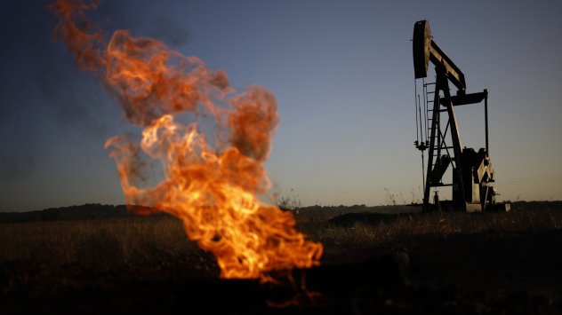 Суровият петрол се колебае около 91 долара за барел след