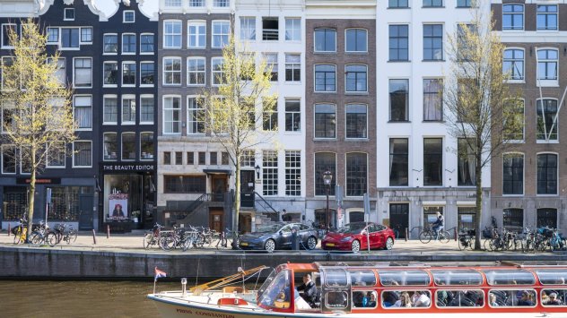 Служители в Амстердам предупреждават че градът ще пропусне целите си