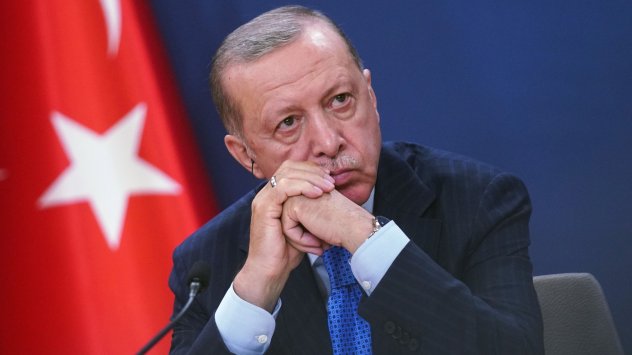 Най мащабното досега обединение на опозиционни лидери в Турция се стреми