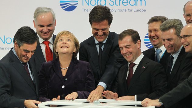 Нахлуването на президента Владимир Путин в Украйна принуждава правителствата по